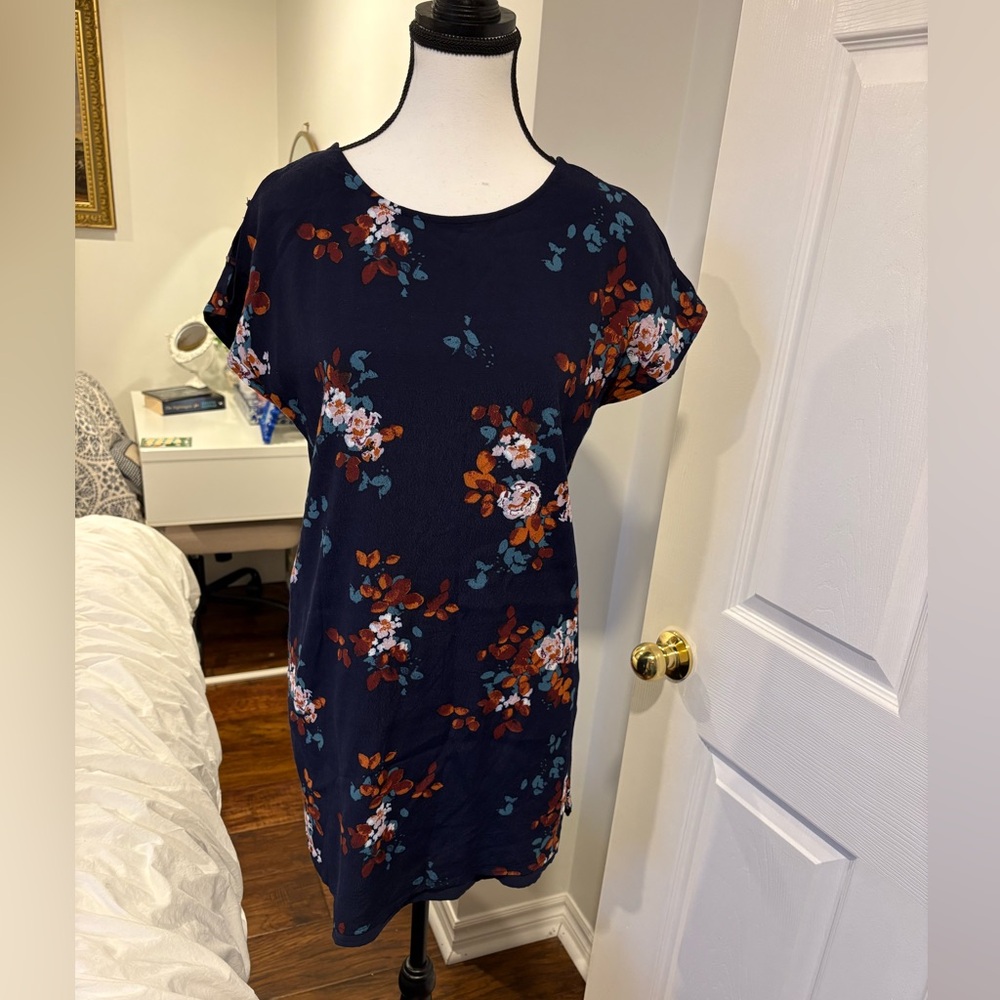 🌷Gentle Fawn Navy Floral Shift Dress 100% Viscose Size S 3/$30
